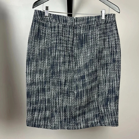 🩷 Navy and ivory tweed pencil skirt with metallic yarns - Picture 4 of 8